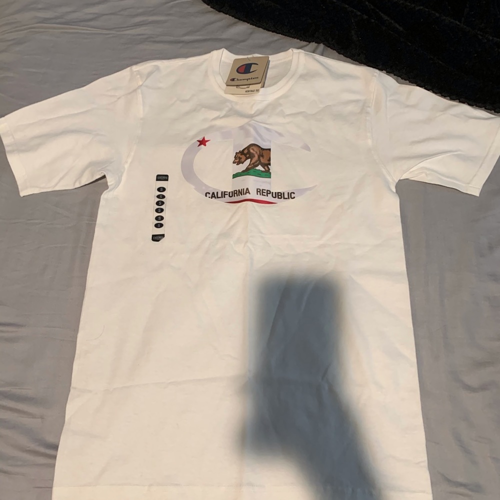 White champion/ California republic t shirt.